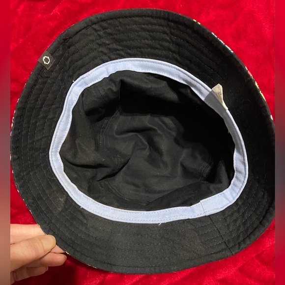 Adult Reversible Bucket Hat Wore Once Perfect Condition Same day shipping CUTE - Picture 4 of 11